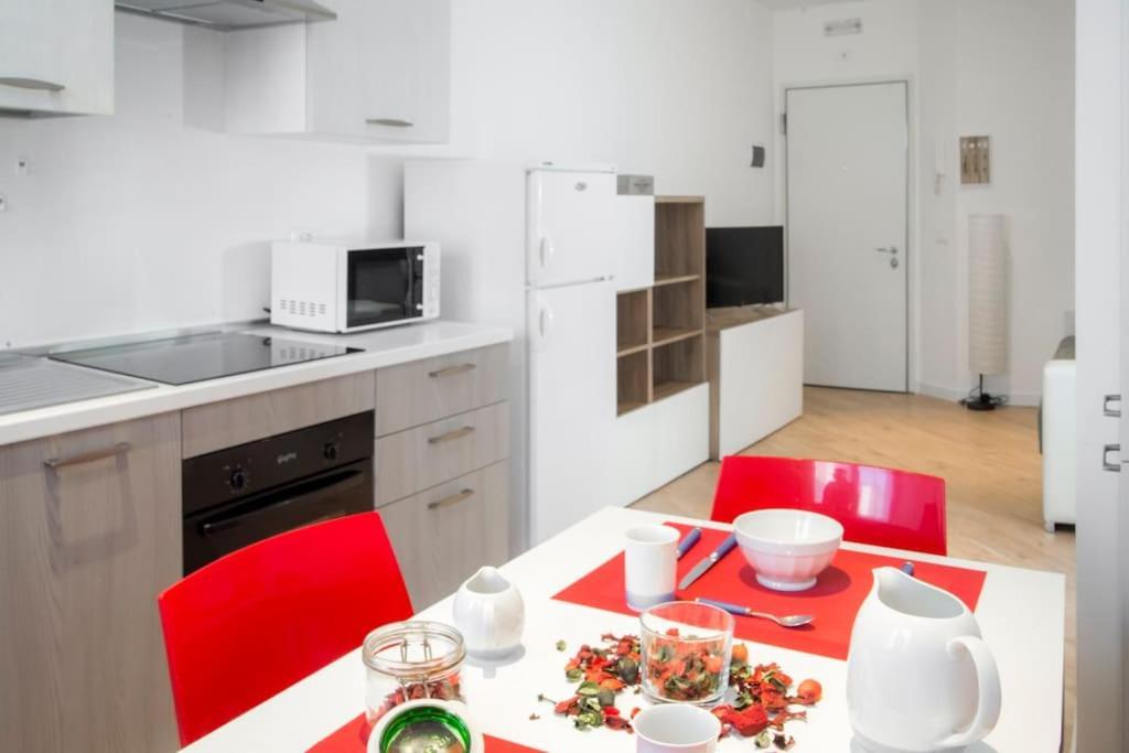 B&B Gocciadoro 26 Nuovo, Climatizzato, Zona Ospedale, Posto Auto เตรนโต ภายนอก รูปภาพ