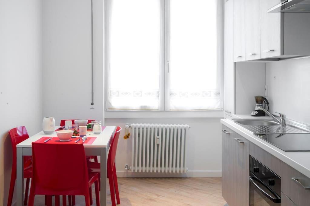 B&B Gocciadoro 26 Nuovo, Climatizzato, Zona Ospedale, Posto Auto เตรนโต ภายนอก รูปภาพ